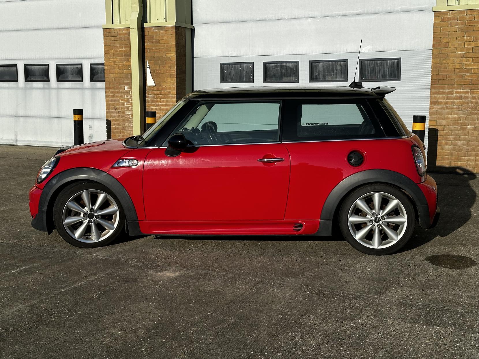MINI Hatch 1.6 Cooper S Hatchback 3dr Petrol Manual Euro 5 (s/s) (184 ps)