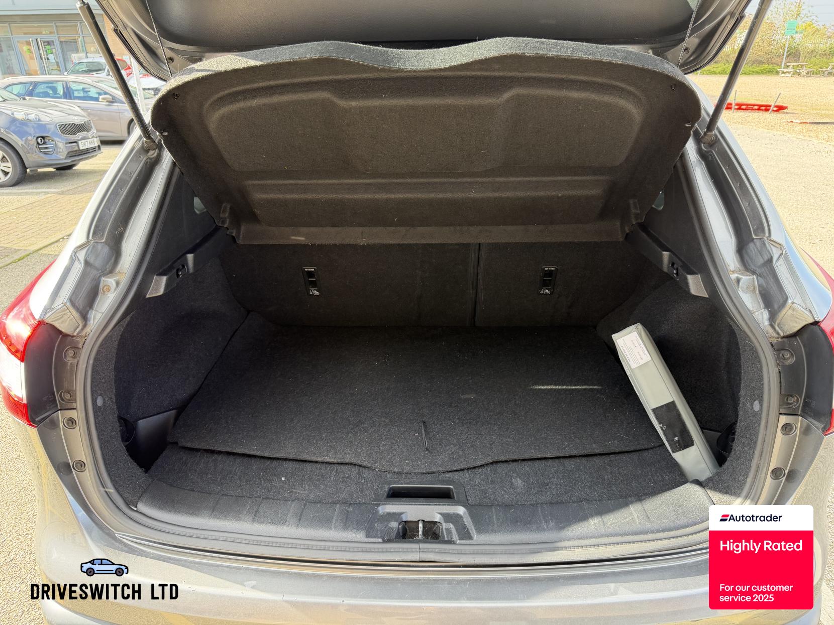 Nissan Qashqai 1.5 dCi Tekna SUV 5dr Diesel Manual 2WD Euro 6 (s/s) (110 ps)