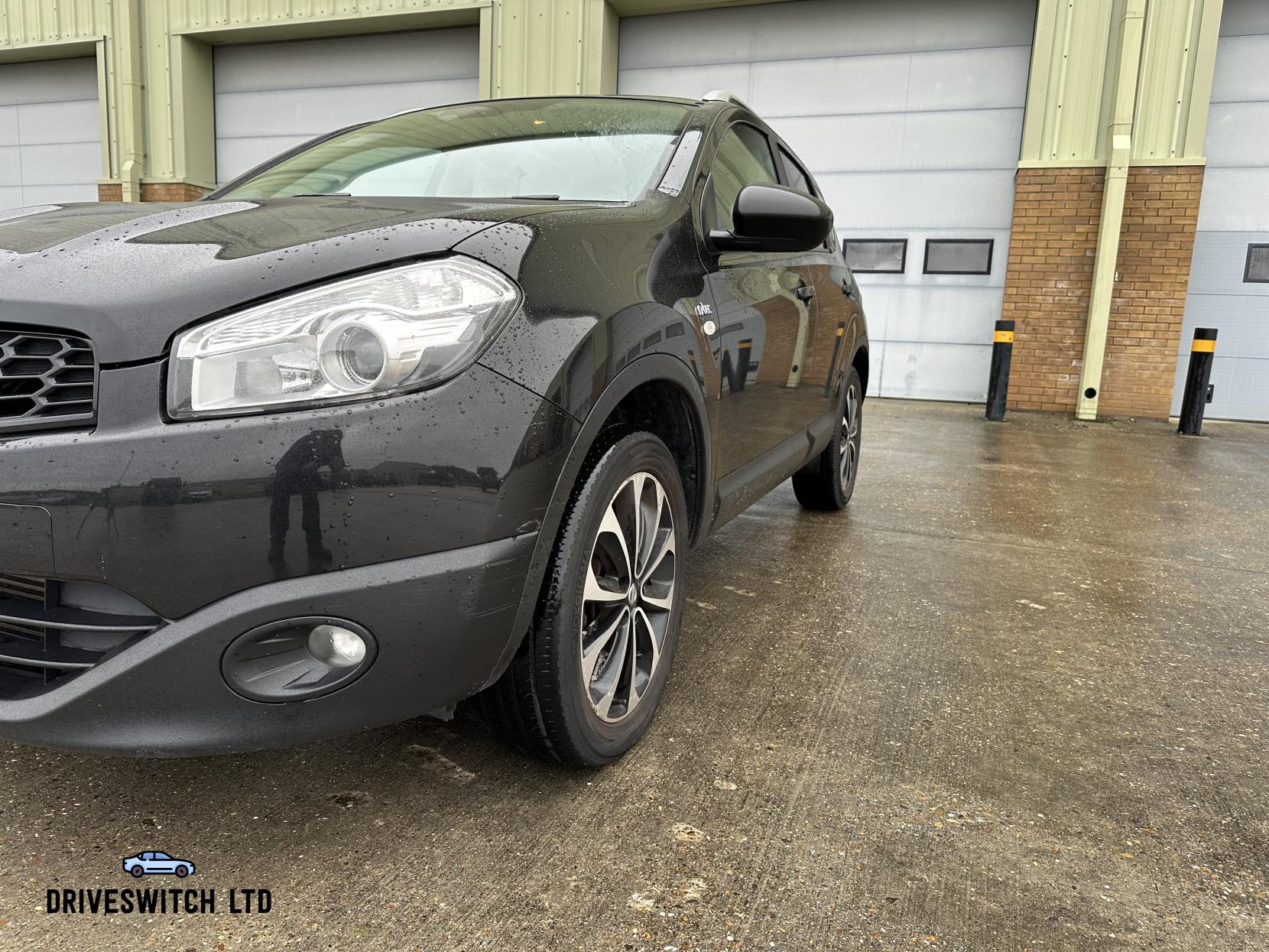 Nissan Qashqai 1.5 dCi n-tec SUV 5dr Diesel Manual 2WD Euro 5 (110 ps)