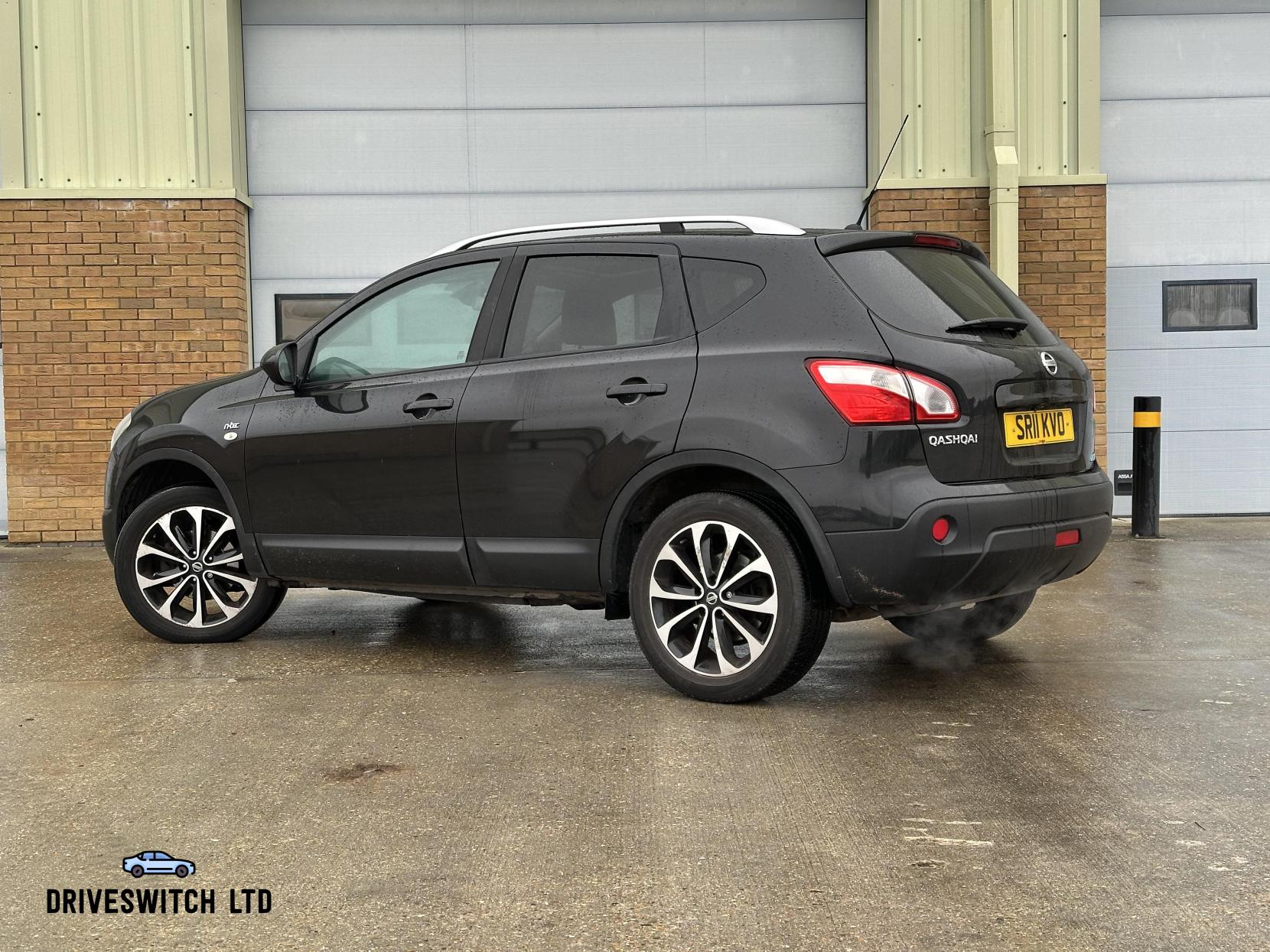 Nissan Qashqai 1.5 dCi n-tec SUV 5dr Diesel Manual 2WD Euro 5 (110 ps)