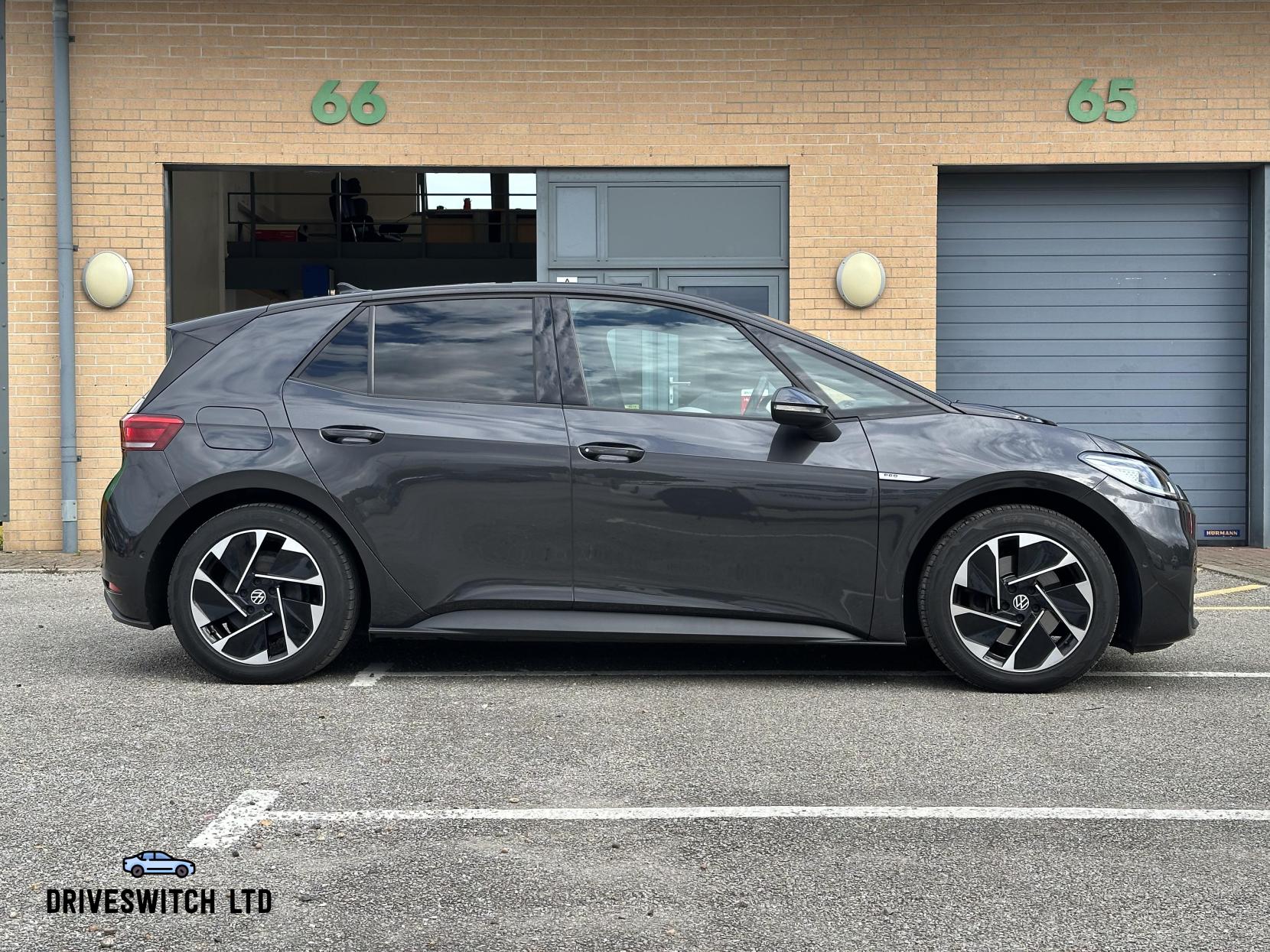 Volkswagen ID.3 Pro Performance 58kWh Family Hatchback 5dr Electric Auto (204 ps)