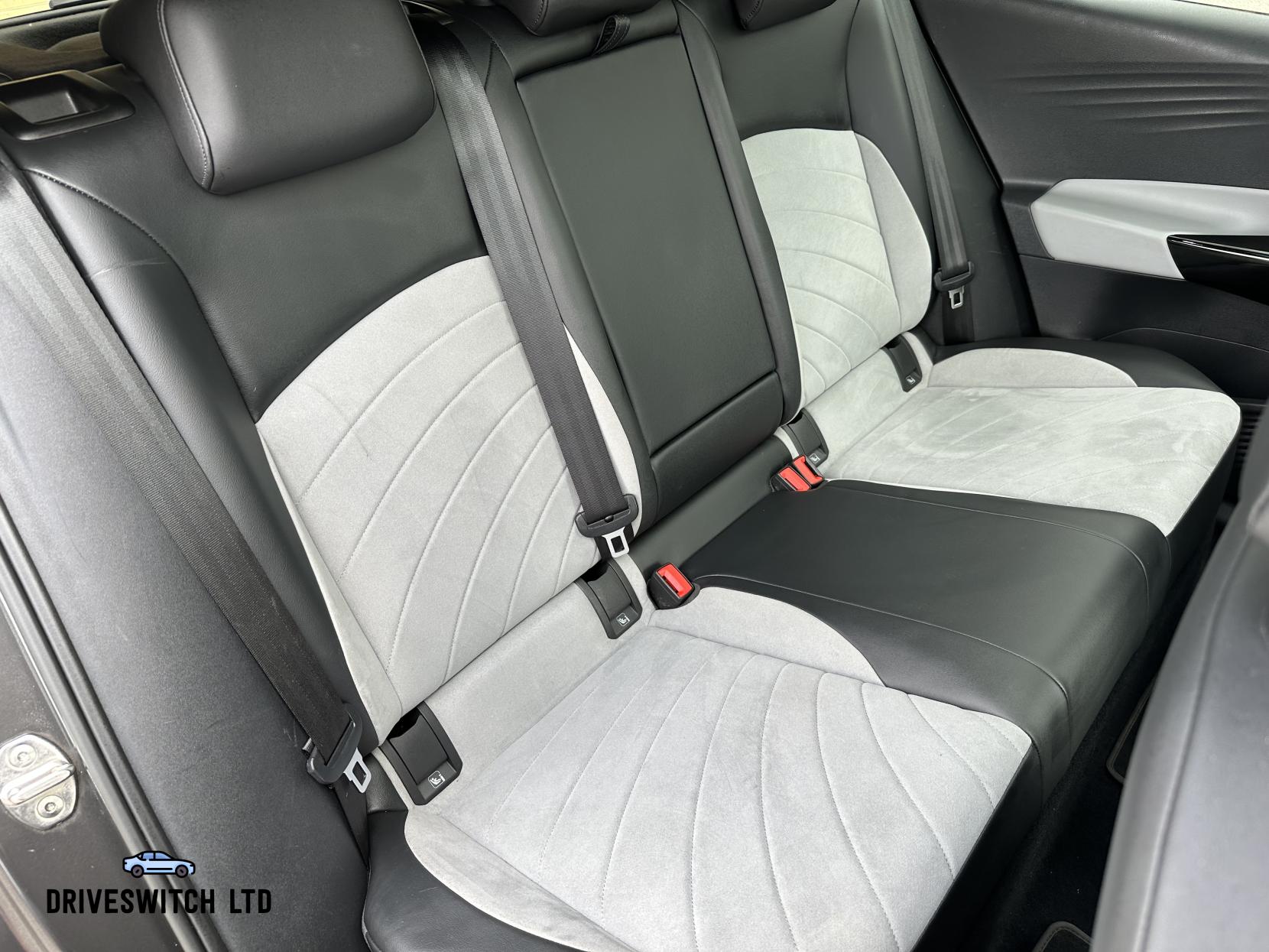 Volkswagen ID.3 Pro Performance 58kWh Family Hatchback 5dr Electric Auto (204 ps)