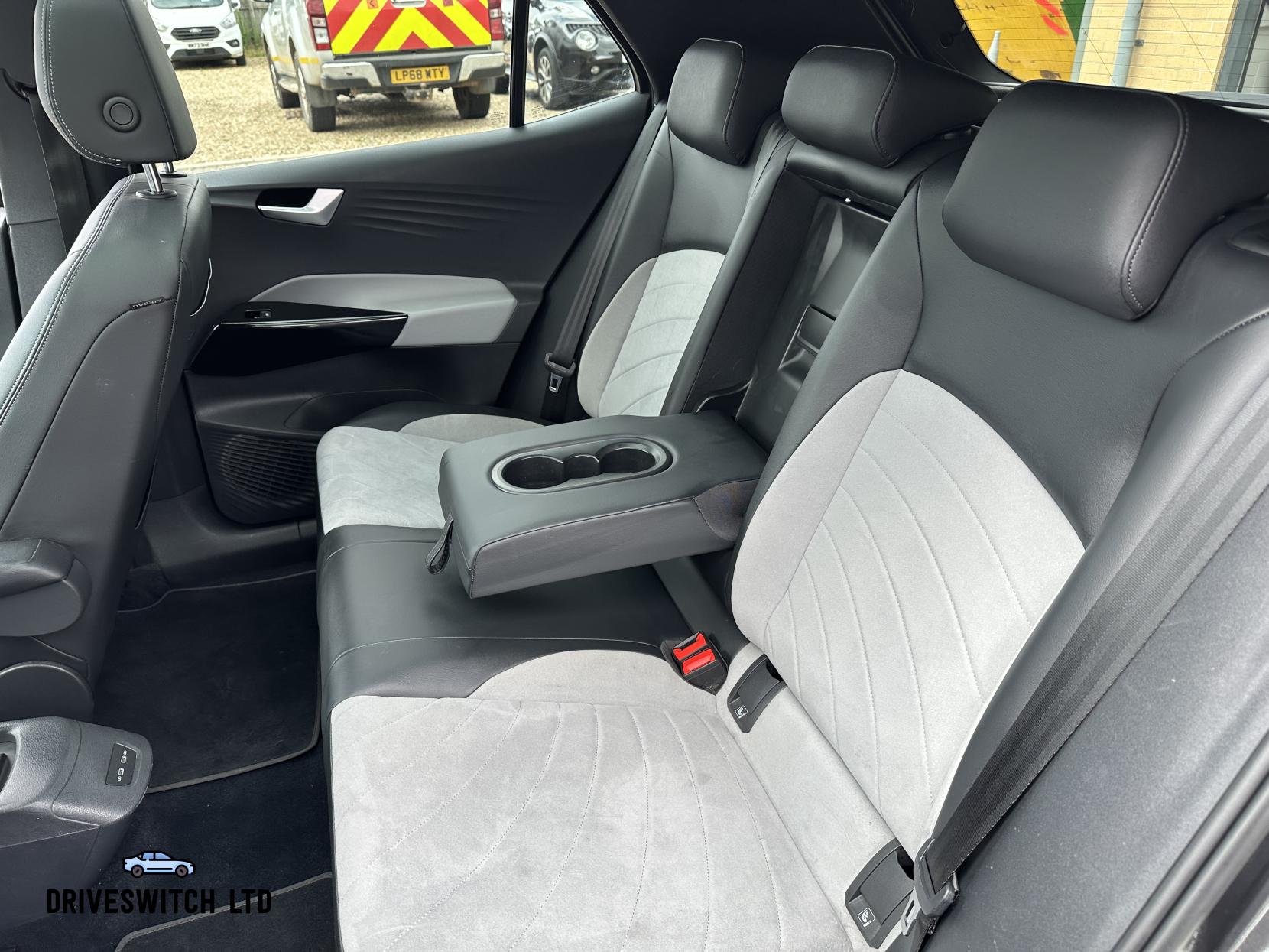 Volkswagen ID.3 Pro Performance 58kWh Family Hatchback 5dr Electric Auto (204 ps)