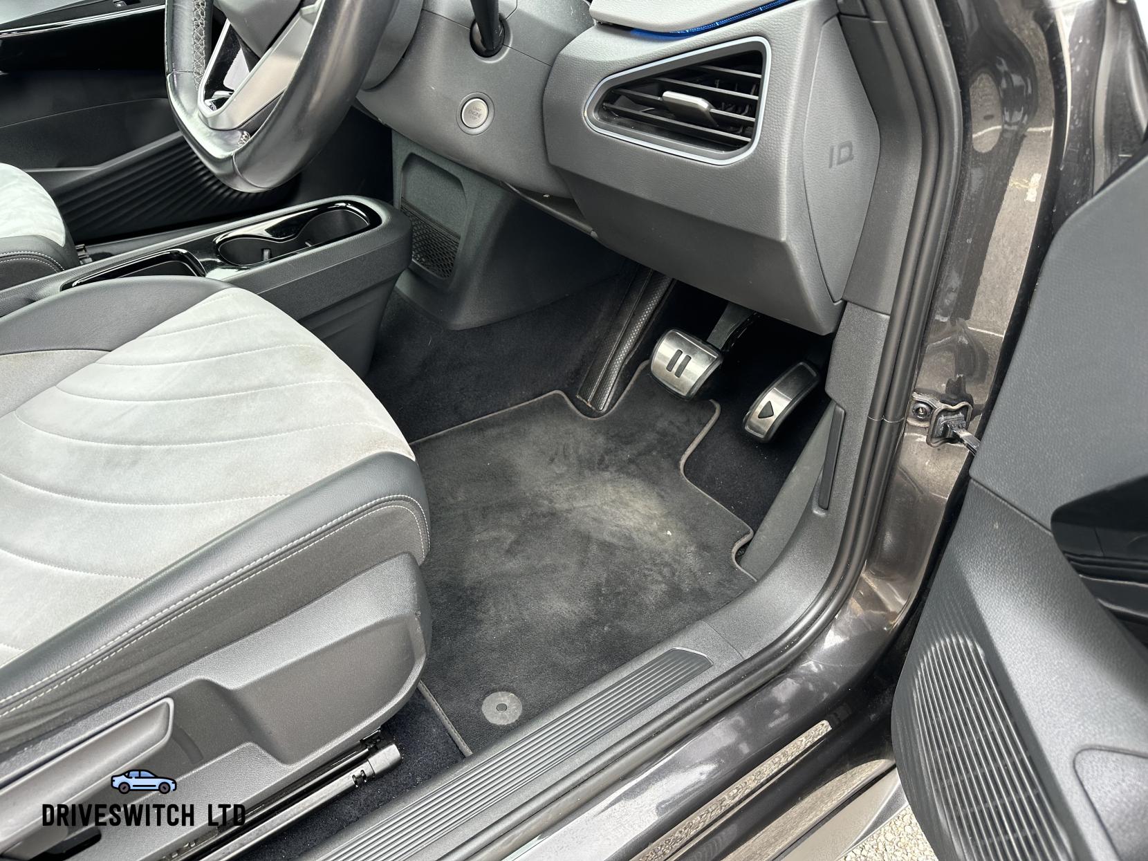 Volkswagen ID.3 Pro Performance 58kWh Family Hatchback 5dr Electric Auto (204 ps)