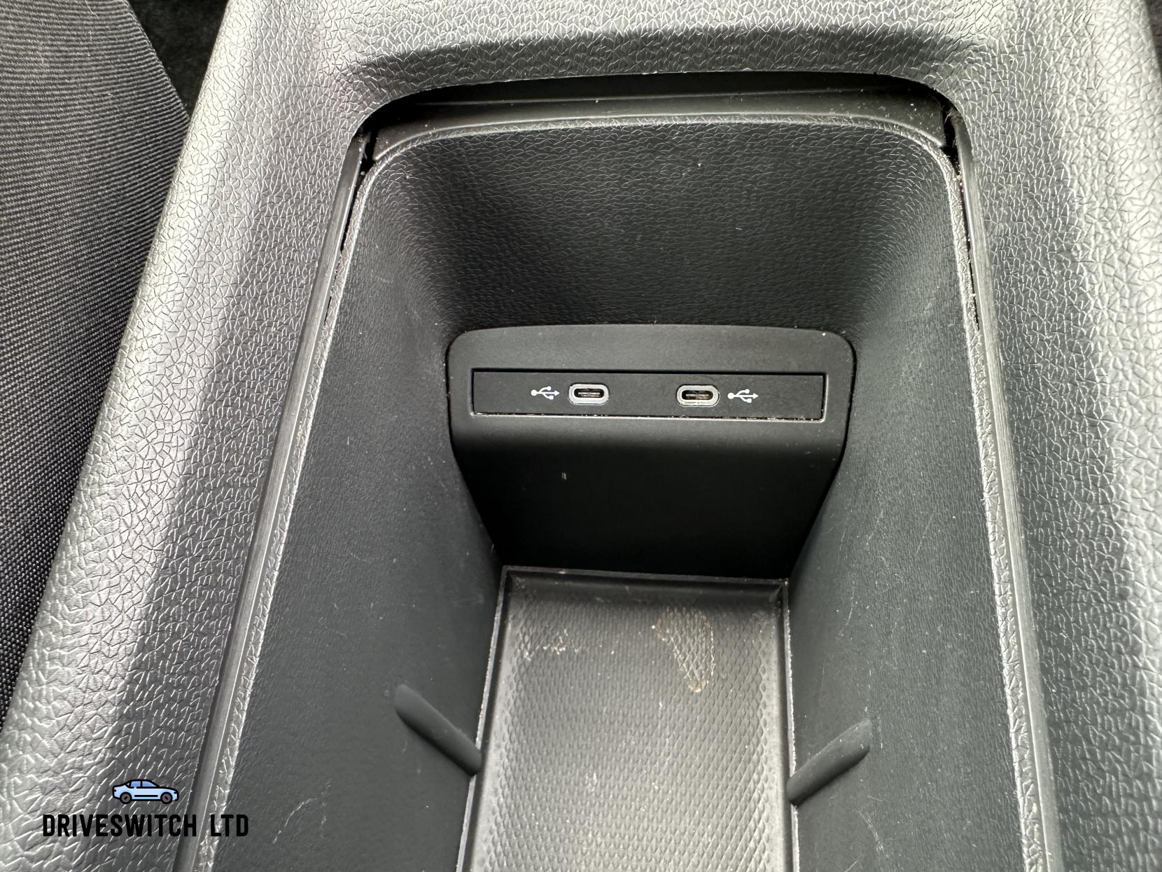 Volkswagen ID.3 Pro Performance 58kWh Family Hatchback 5dr Electric Auto (204 ps)