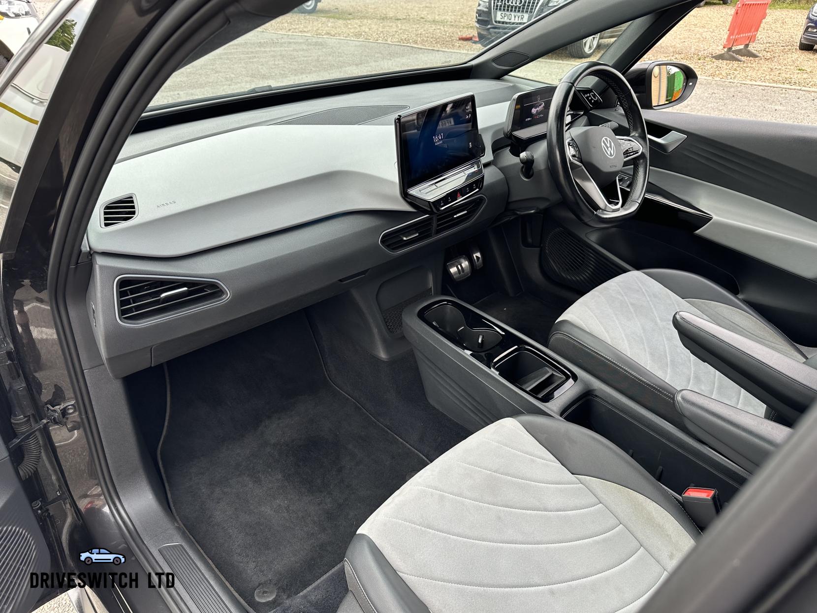 Volkswagen ID.3 Pro Performance 58kWh Family Hatchback 5dr Electric Auto (204 ps)