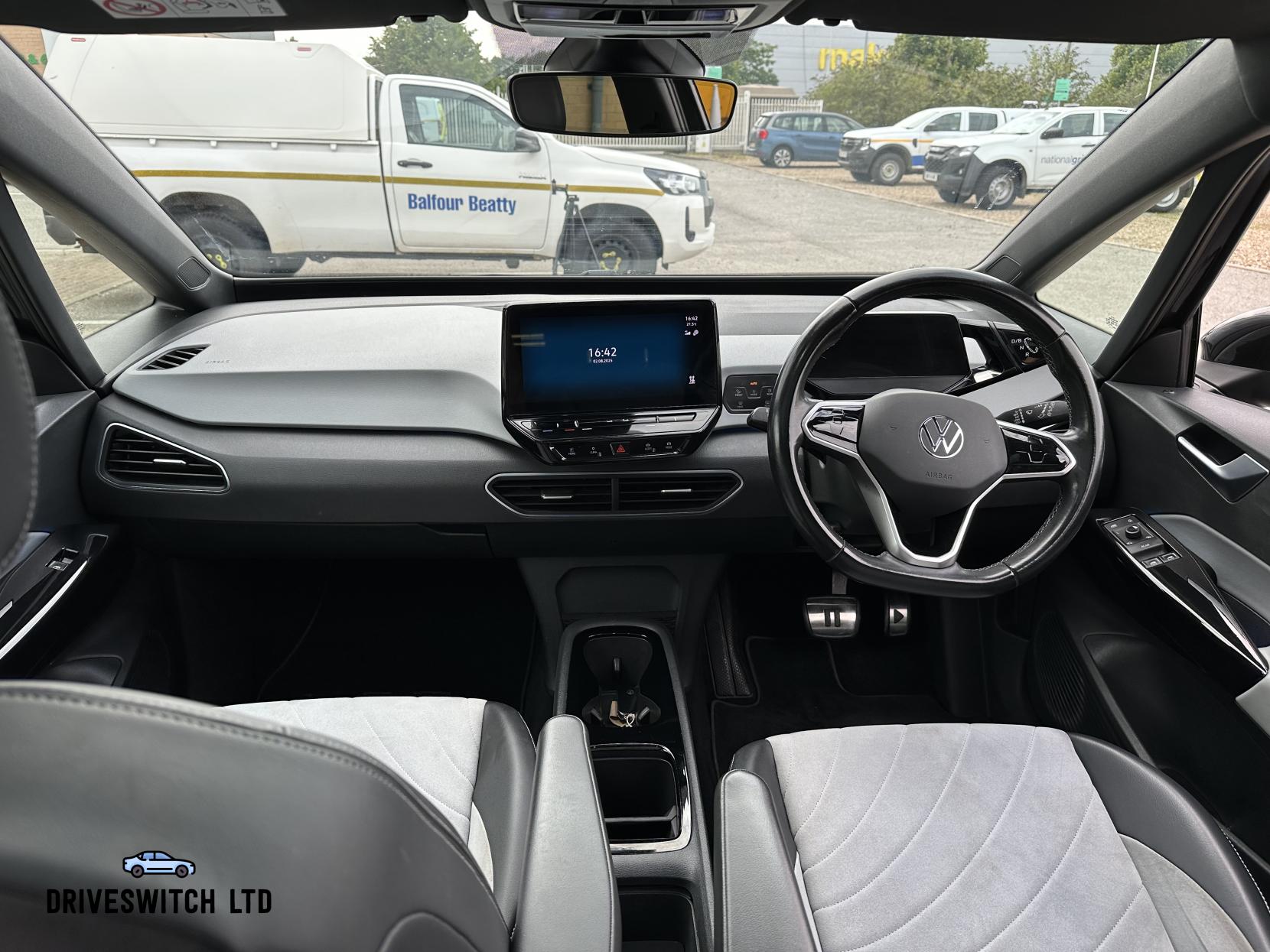 Volkswagen ID.3 Pro Performance 58kWh Family Hatchback 5dr Electric Auto (204 ps)