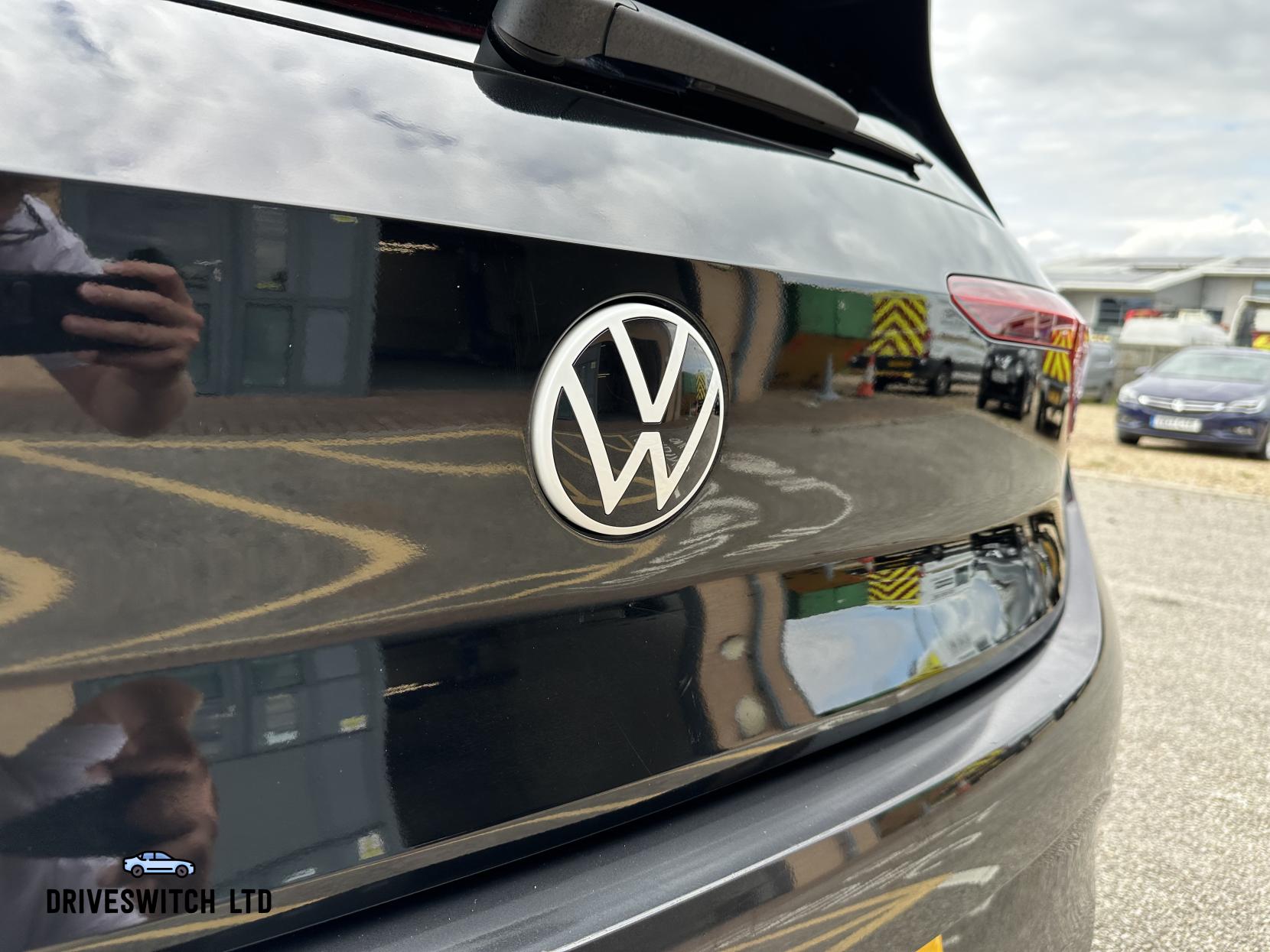 Volkswagen ID.3 Pro Performance 58kWh Family Hatchback 5dr Electric Auto (204 ps)