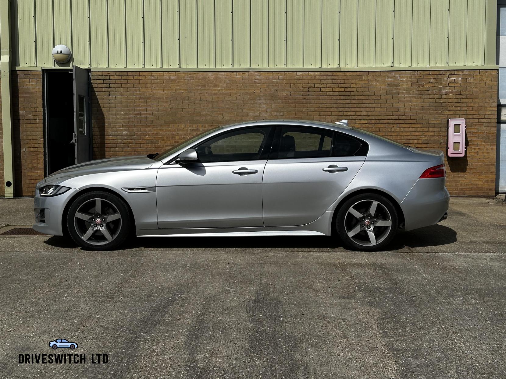 Jaguar XE 2.0d R-Sport Saloon 4dr Diesel Auto Euro 6 (s/s) (180 ps)