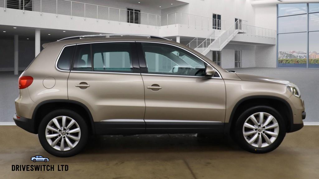 Volkswagen Tiguan 2.0 TDI BlueMotion Tech Match SUV 5dr Diesel Manual 4WD Euro 5 (s/s) (140 ps)