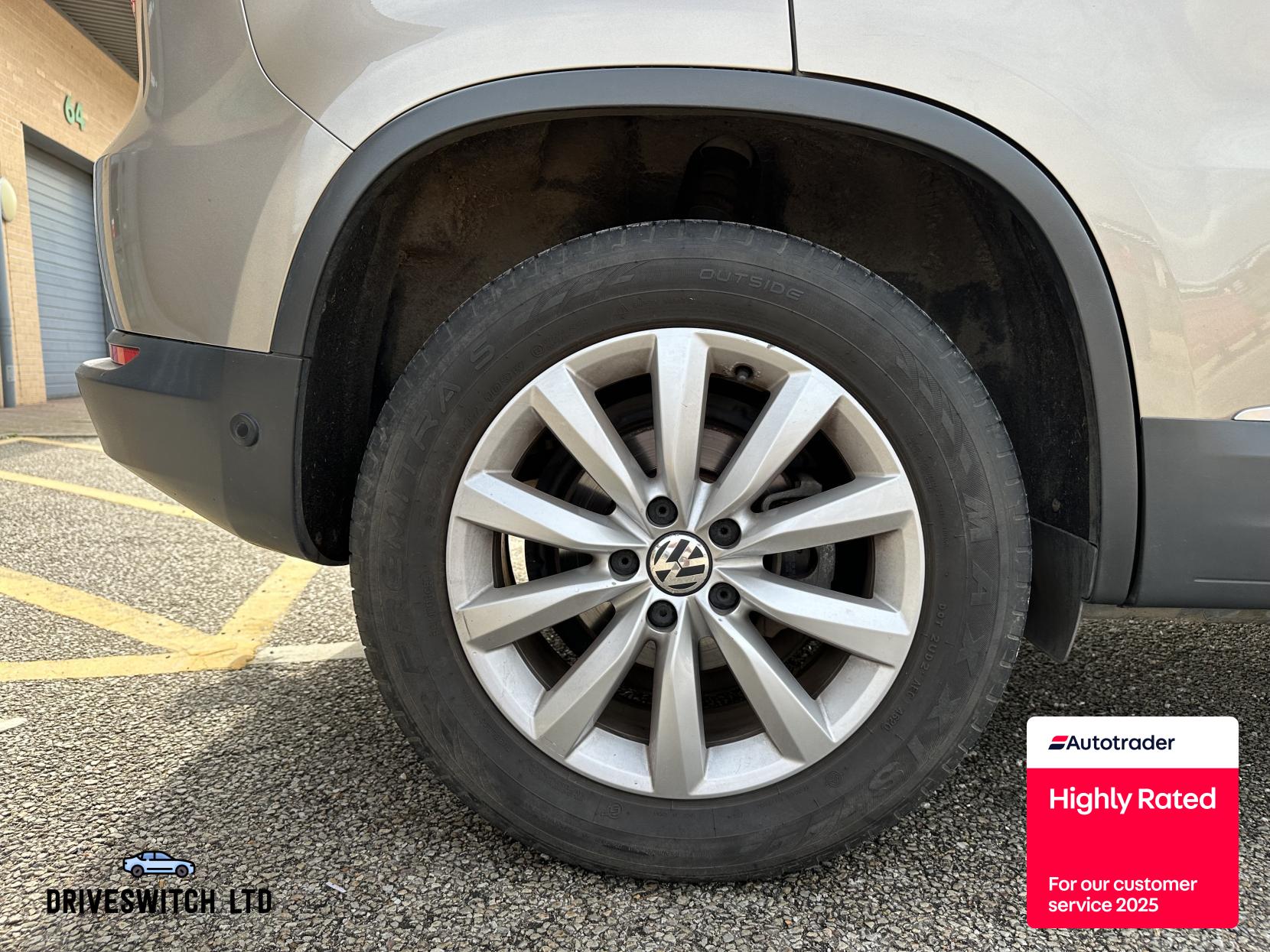 Volkswagen Tiguan 2.0 TDI BlueMotion Tech Match SUV 5dr Diesel Manual 4WD Euro 5 (s/s) (140 ps)
