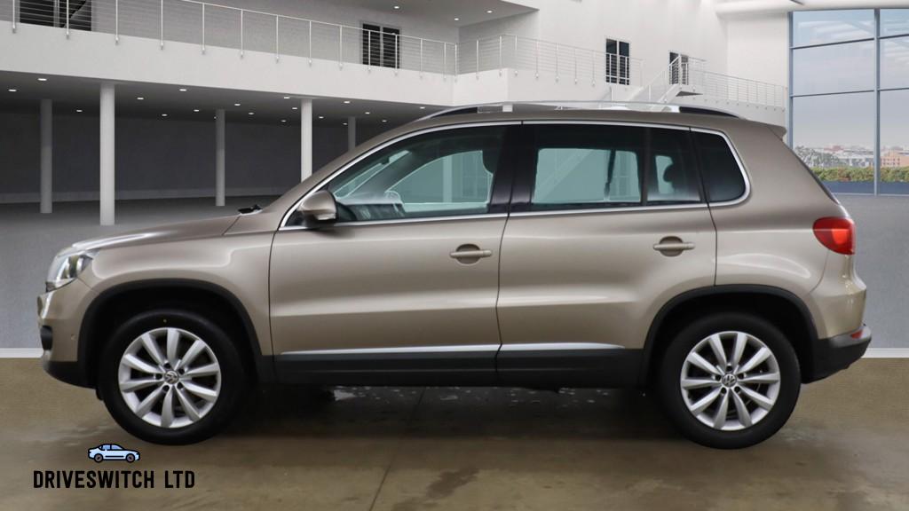 Volkswagen Tiguan 2.0 TDI BlueMotion Tech Match SUV 5dr Diesel Manual 4WD Euro 5 (s/s) (140 ps)