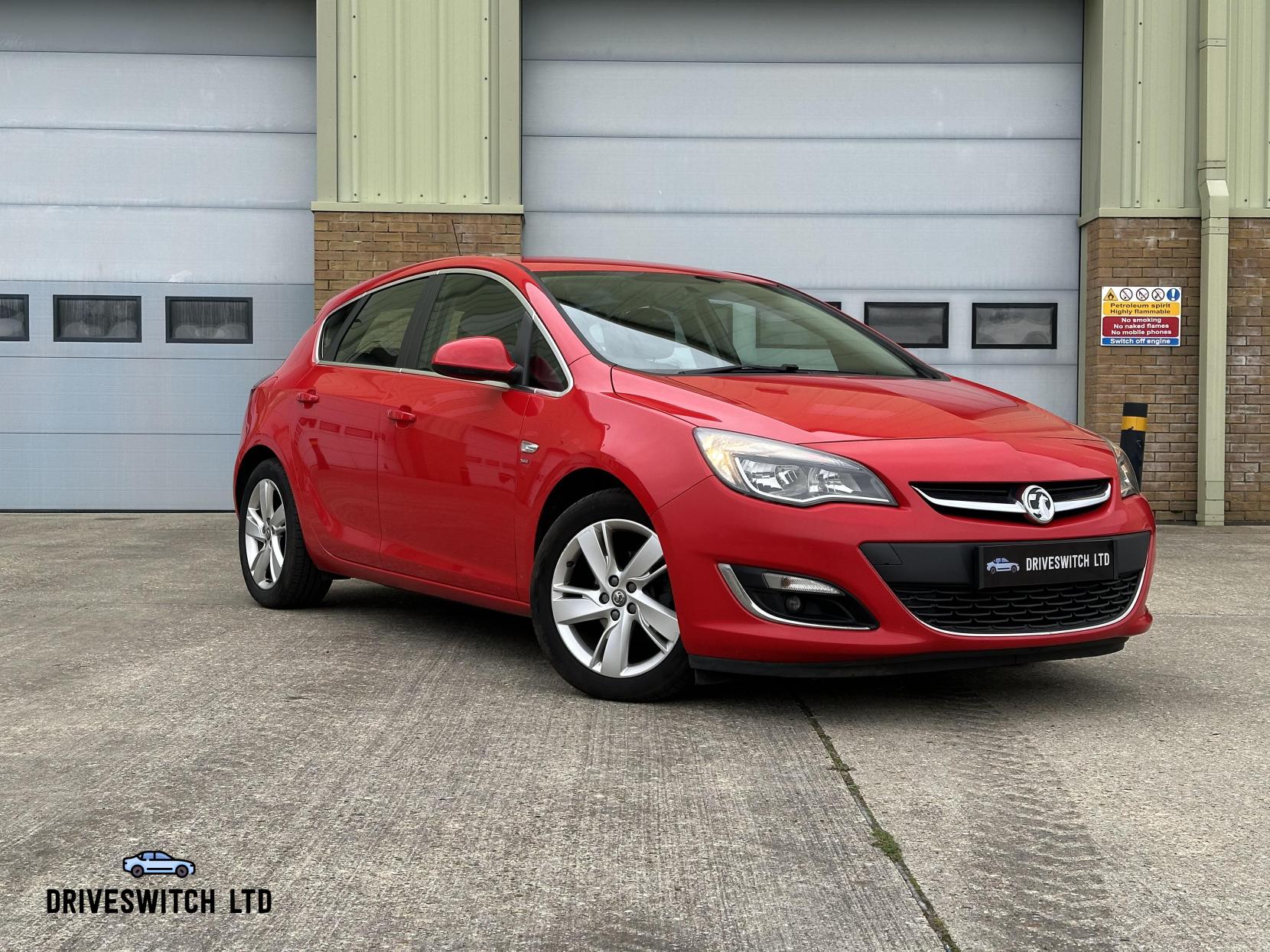 Vauxhall Astra 1.4T 16v SRi Hatchback 5dr Petrol Manual Euro 5 (140 ps)