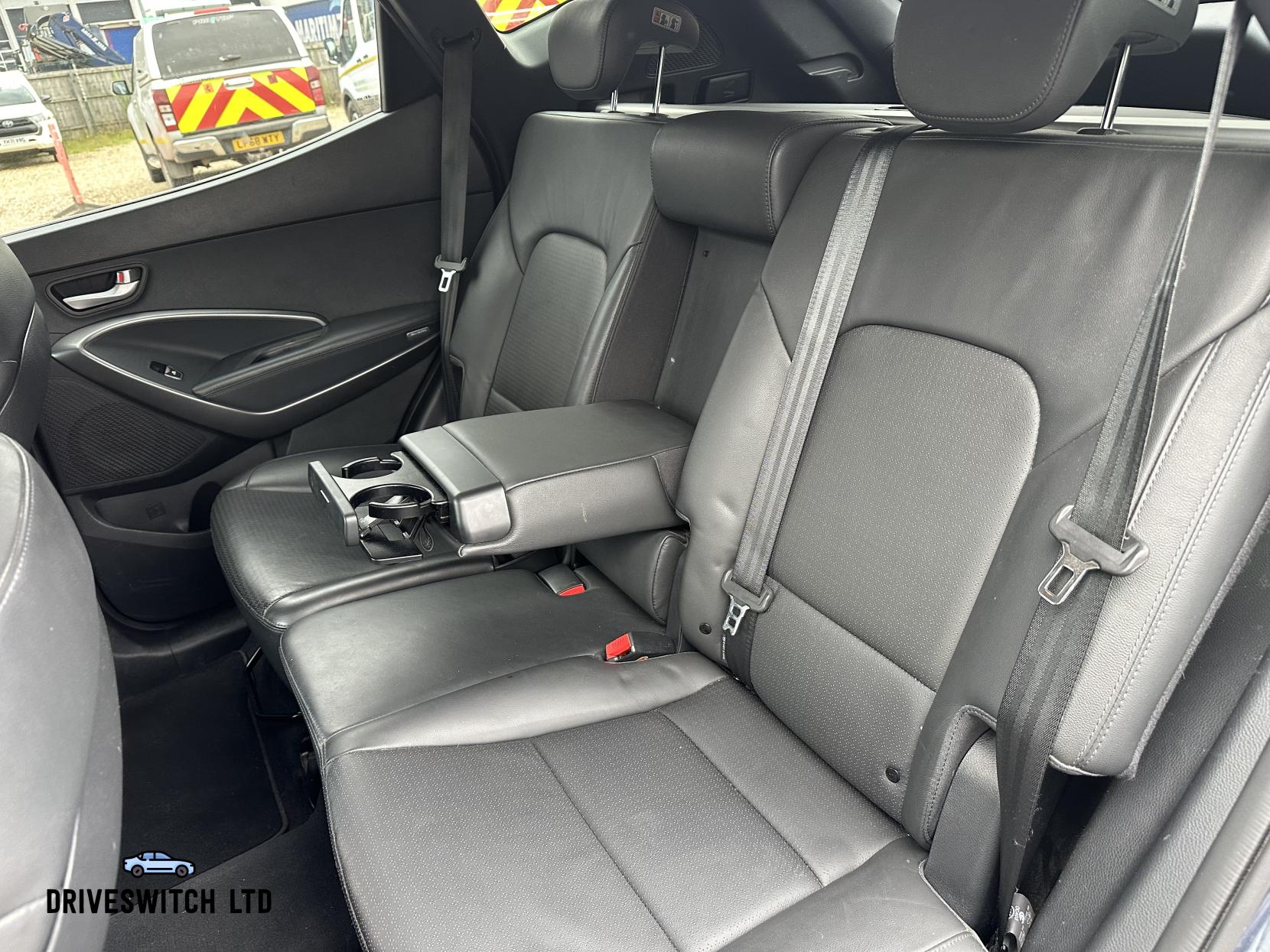 Hyundai Santa Fe 2.2 CRDi Premium SUV 5dr Diesel Manual 4WD Euro 5 (5 seat) (194 bhp)
