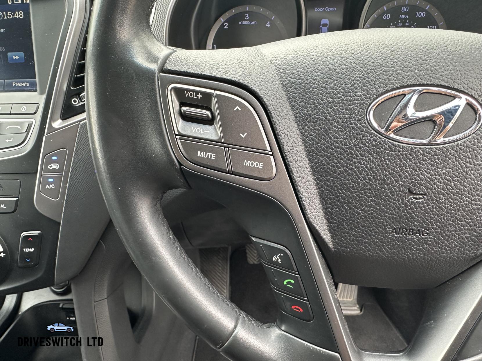 Hyundai Santa Fe 2.2 CRDi Premium SUV 5dr Diesel Manual 4WD Euro 5 (5 seat) (194 bhp)
