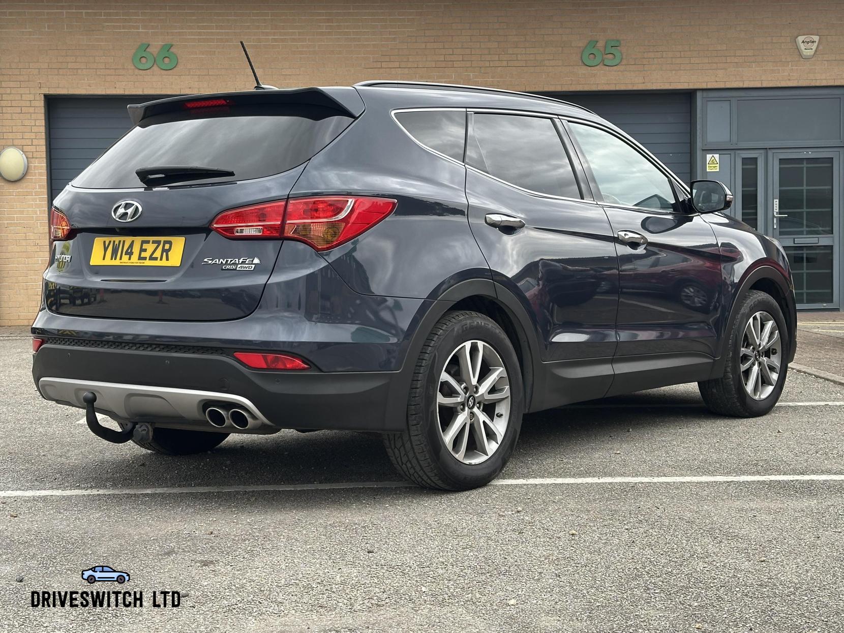 Hyundai Santa Fe 2.2 CRDi Premium SUV 5dr Diesel Manual 4WD Euro 5 (5 seat) (194 bhp)