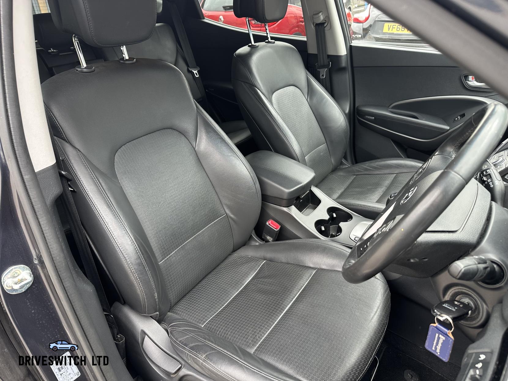 Hyundai Santa Fe 2.2 CRDi Premium SUV 5dr Diesel Manual 4WD Euro 5 (5 seat) (194 bhp)