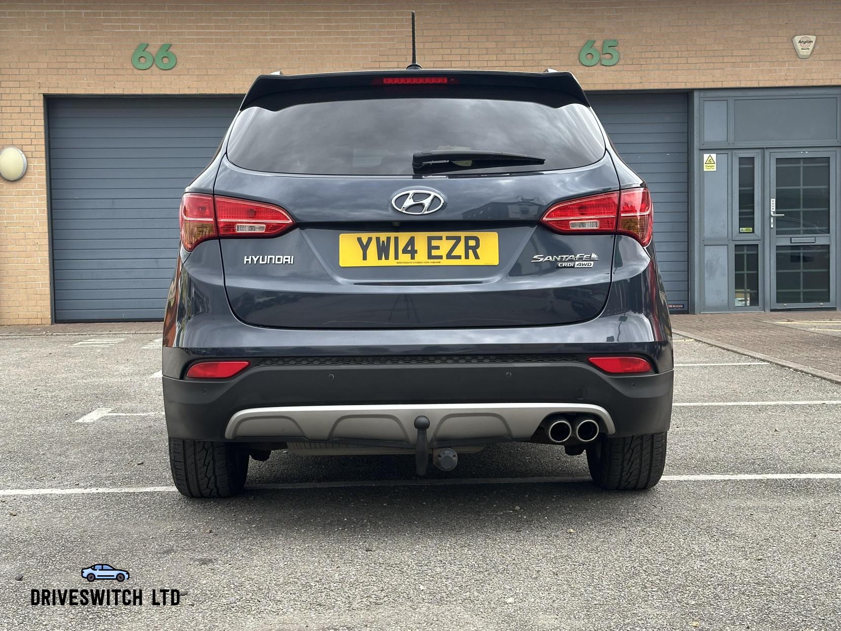 Hyundai Santa Fe 2.2 CRDi Premium SUV 5dr Diesel Manual 4WD Euro 5 (5 seat) (194 bhp)