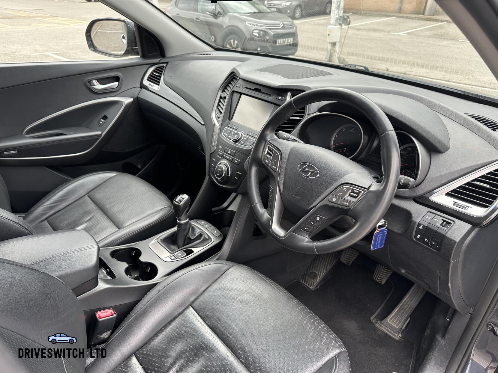 Hyundai Santa Fe 2.2 CRDi Premium SUV 5dr Diesel Manual 4WD Euro 5 (5 seat) (194 bhp)