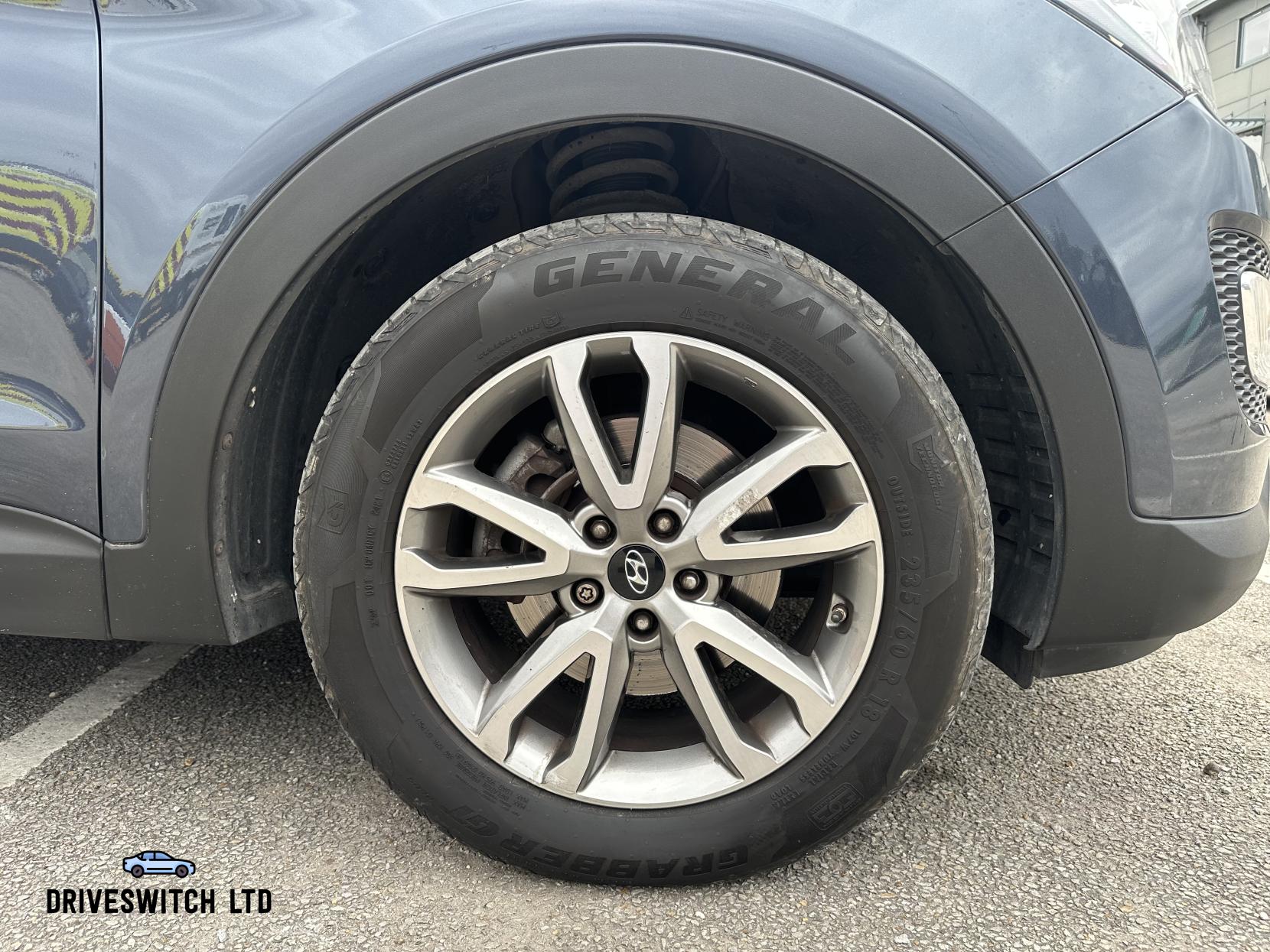 Hyundai Santa Fe 2.2 CRDi Premium SUV 5dr Diesel Manual 4WD Euro 5 (5 seat) (194 bhp)