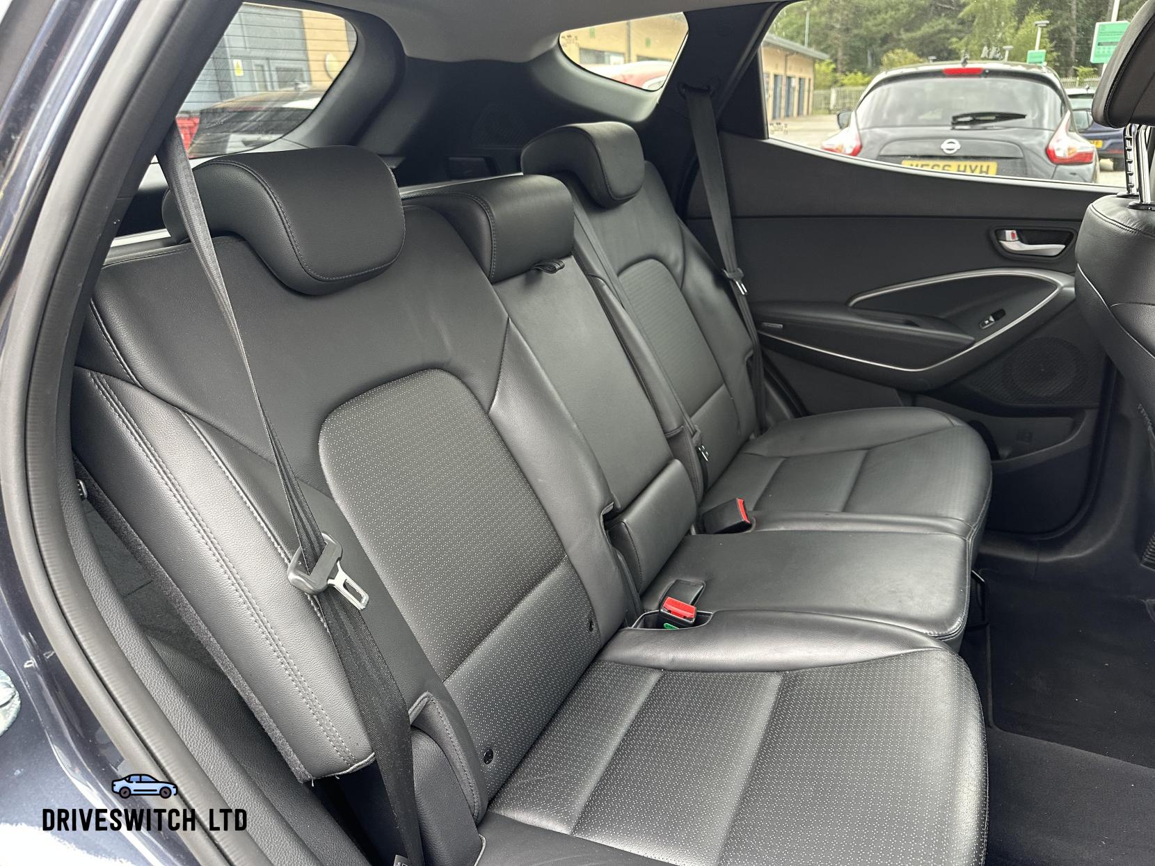 Hyundai Santa Fe 2.2 CRDi Premium SUV 5dr Diesel Manual 4WD Euro 5 (5 seat) (194 bhp)