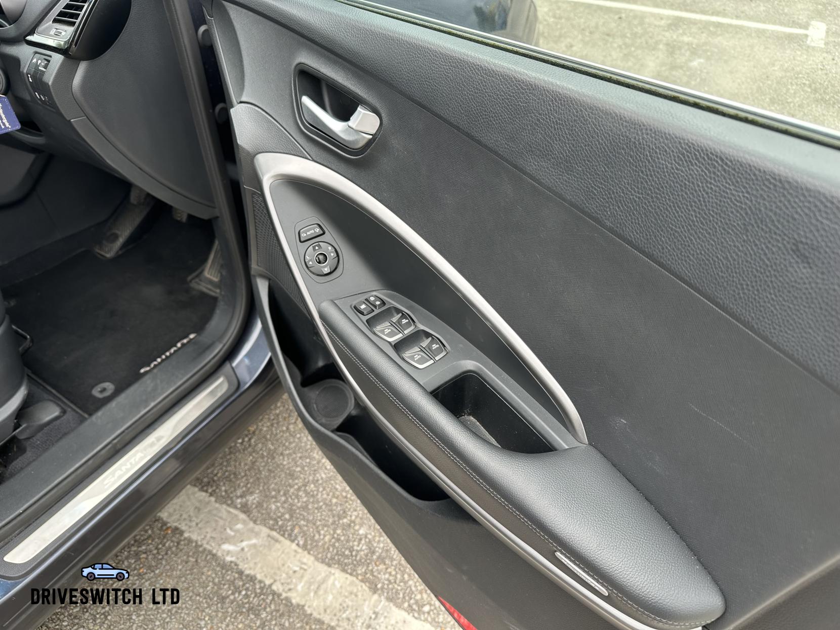 Hyundai Santa Fe 2.2 CRDi Premium SUV 5dr Diesel Manual 4WD Euro 5 (5 seat) (194 bhp)