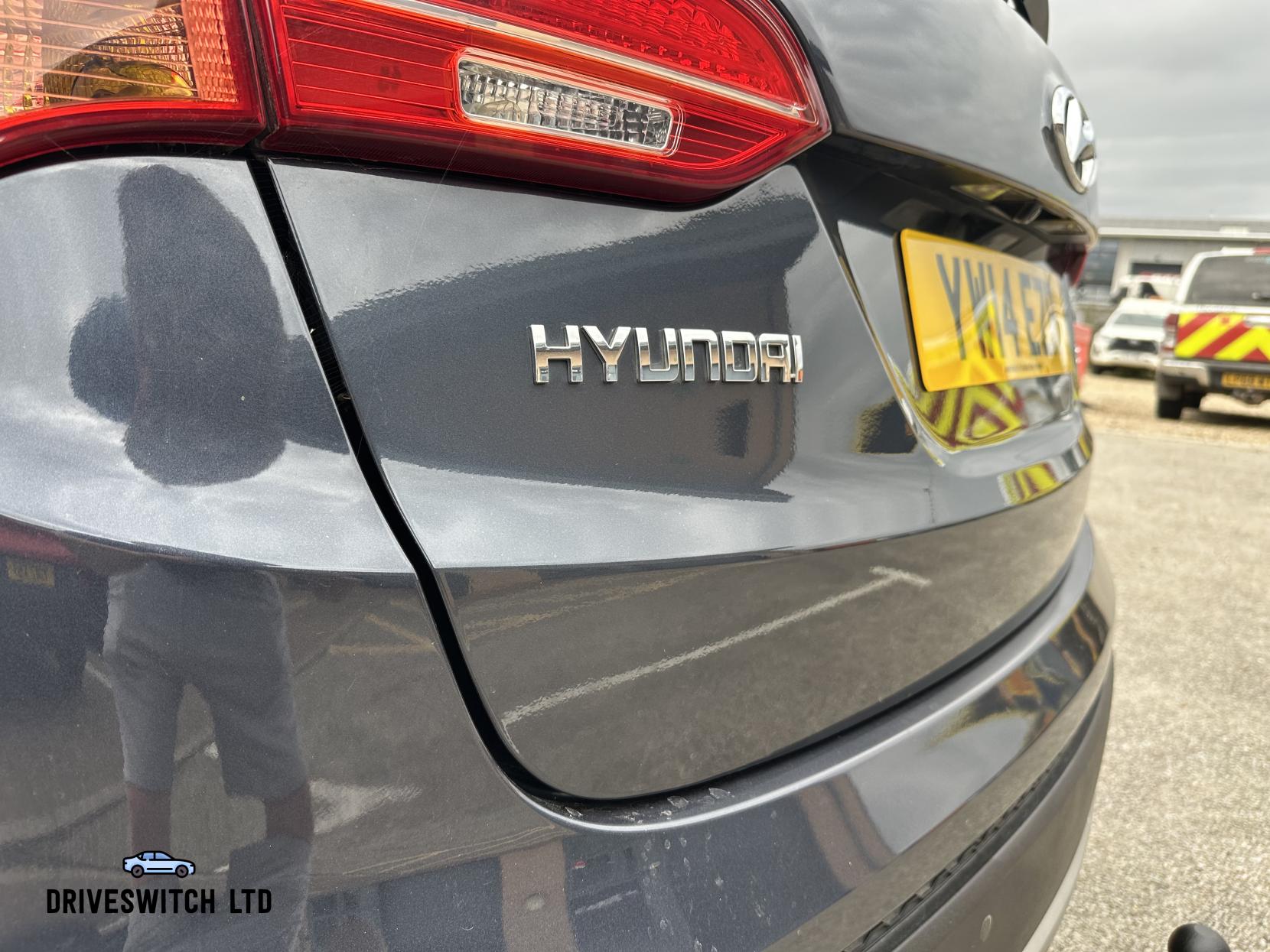 Hyundai Santa Fe 2.2 CRDi Premium SUV 5dr Diesel Manual 4WD Euro 5 (5 seat) (194 bhp)