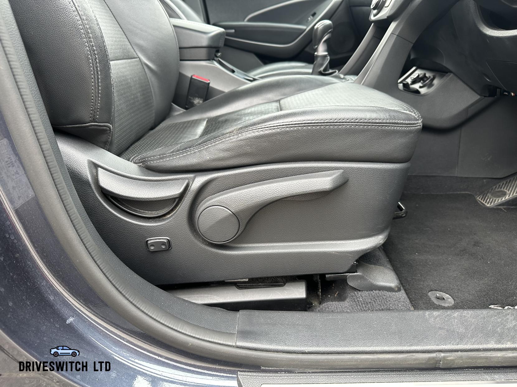 Hyundai Santa Fe 2.2 CRDi Premium SUV 5dr Diesel Manual 4WD Euro 5 (5 seat) (194 bhp)