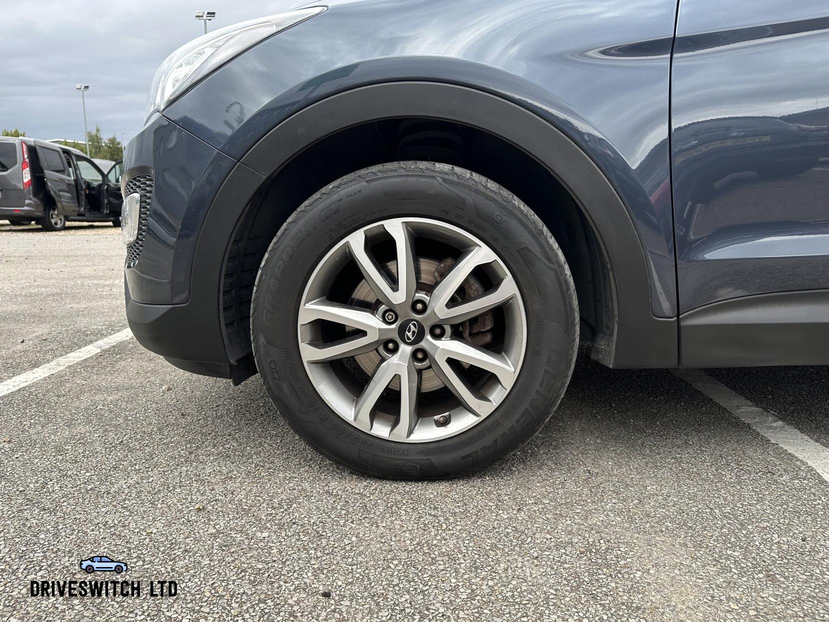 Hyundai Santa Fe 2.2 CRDi Premium SUV 5dr Diesel Manual 4WD Euro 5 (5 seat) (194 bhp)