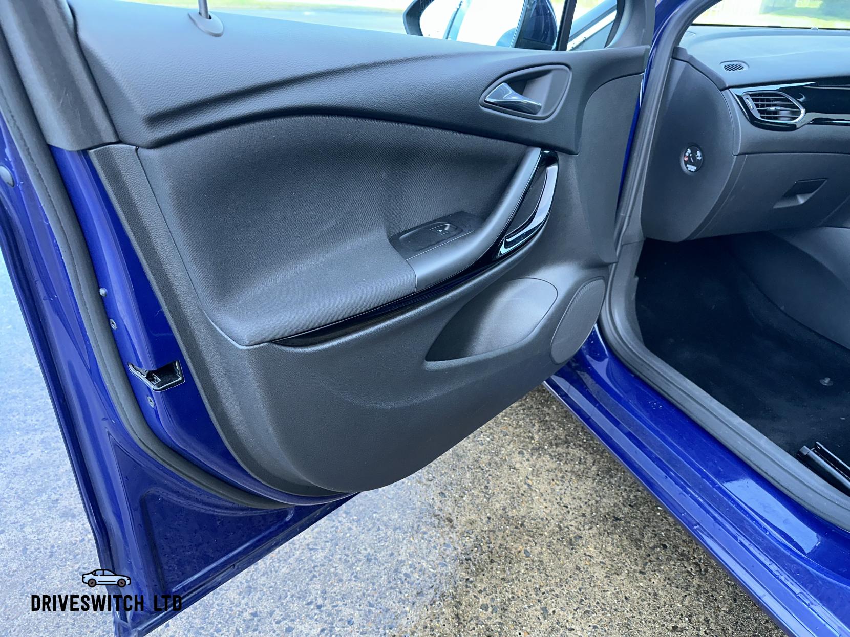 Vauxhall Astra 1.6 CDTi BlueInjection SRi Nav Hatchback 5dr Diesel Manual Euro 6 (s/s) (136 ps)
