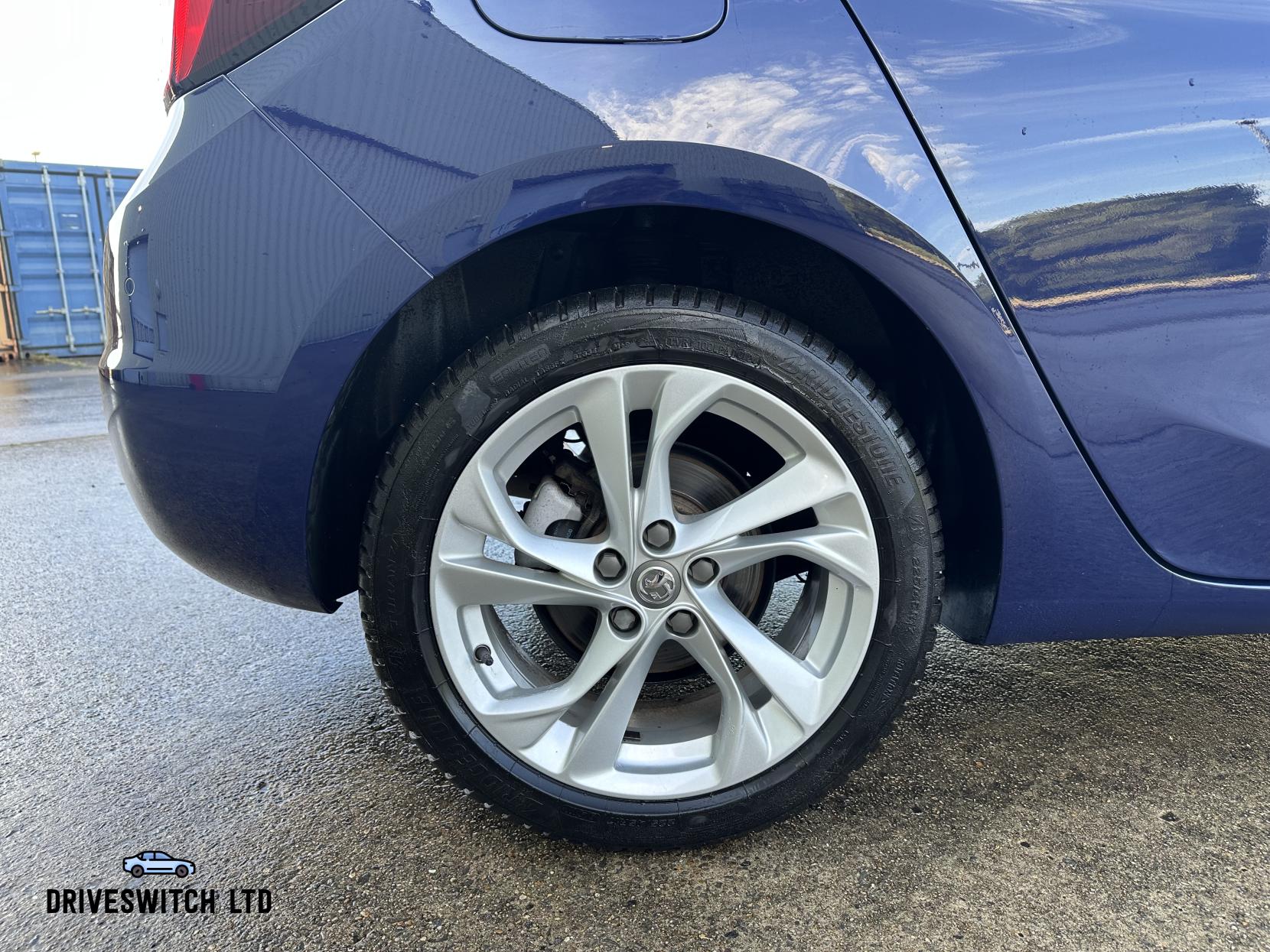 Vauxhall Astra 1.6 CDTi BlueInjection SRi Nav Hatchback 5dr Diesel Manual Euro 6 (s/s) (136 ps)