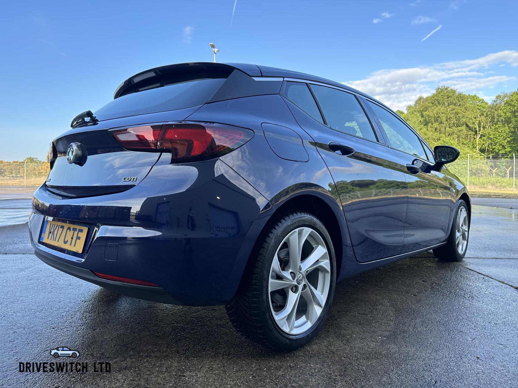 Vauxhall Astra 1.6 CDTi BlueInjection SRi Nav Hatchback 5dr Diesel Manual Euro 6 (s/s) (136 ps)