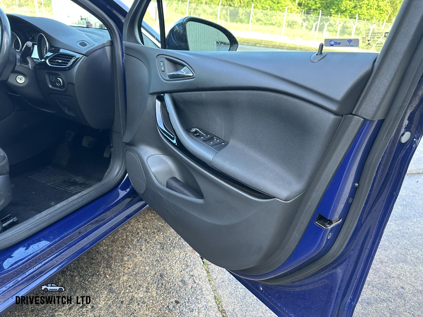 Vauxhall Astra 1.6 CDTi BlueInjection SRi Nav Hatchback 5dr Diesel Manual Euro 6 (s/s) (136 ps)