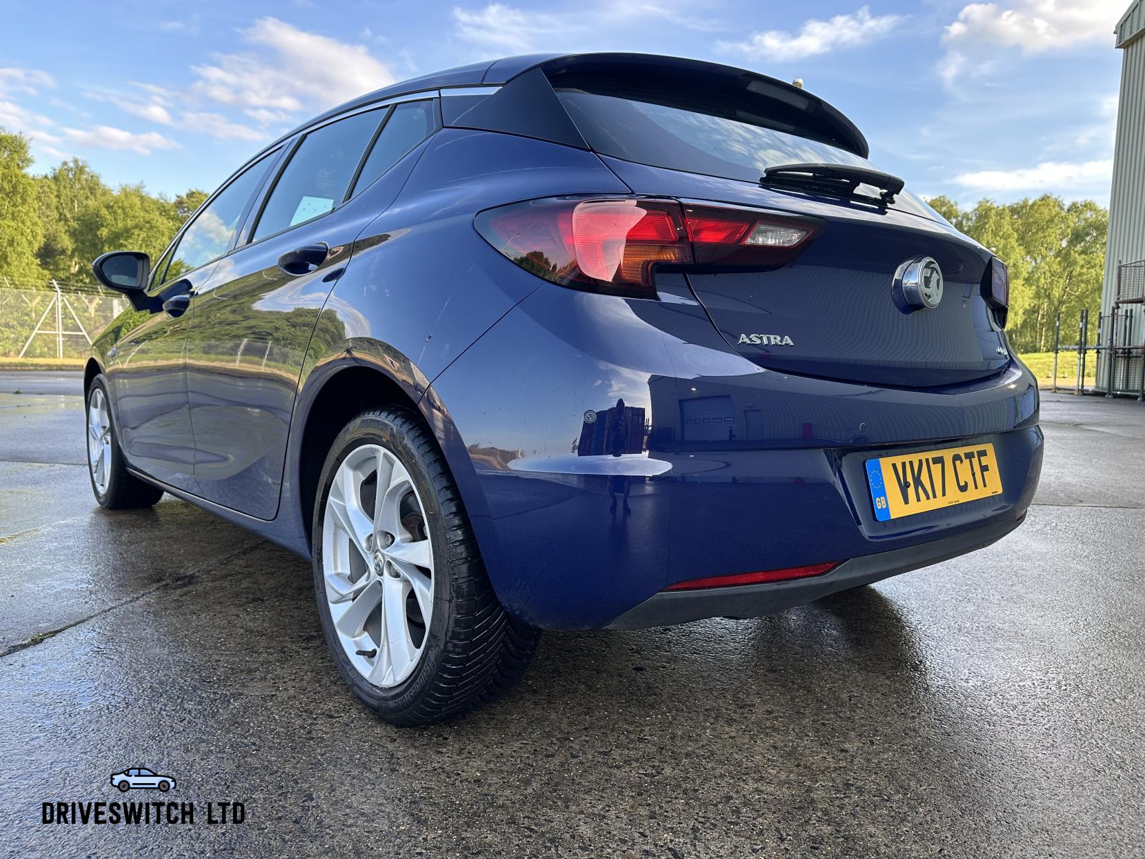 Vauxhall Astra 1.6 CDTi BlueInjection SRi Nav Hatchback 5dr Diesel Manual Euro 6 (s/s) (136 ps)