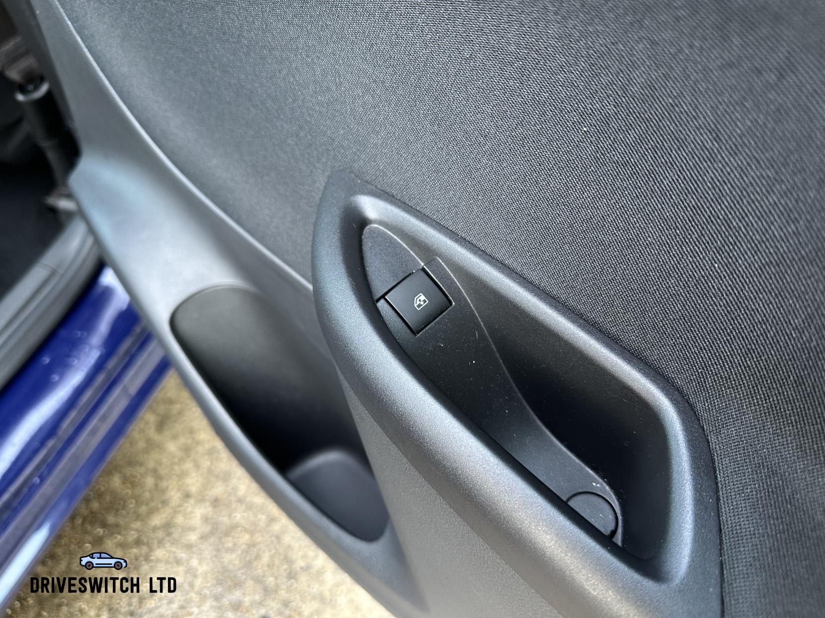 Vauxhall Astra 1.6 CDTi BlueInjection SRi Nav Hatchback 5dr Diesel Manual Euro 6 (s/s) (136 ps)