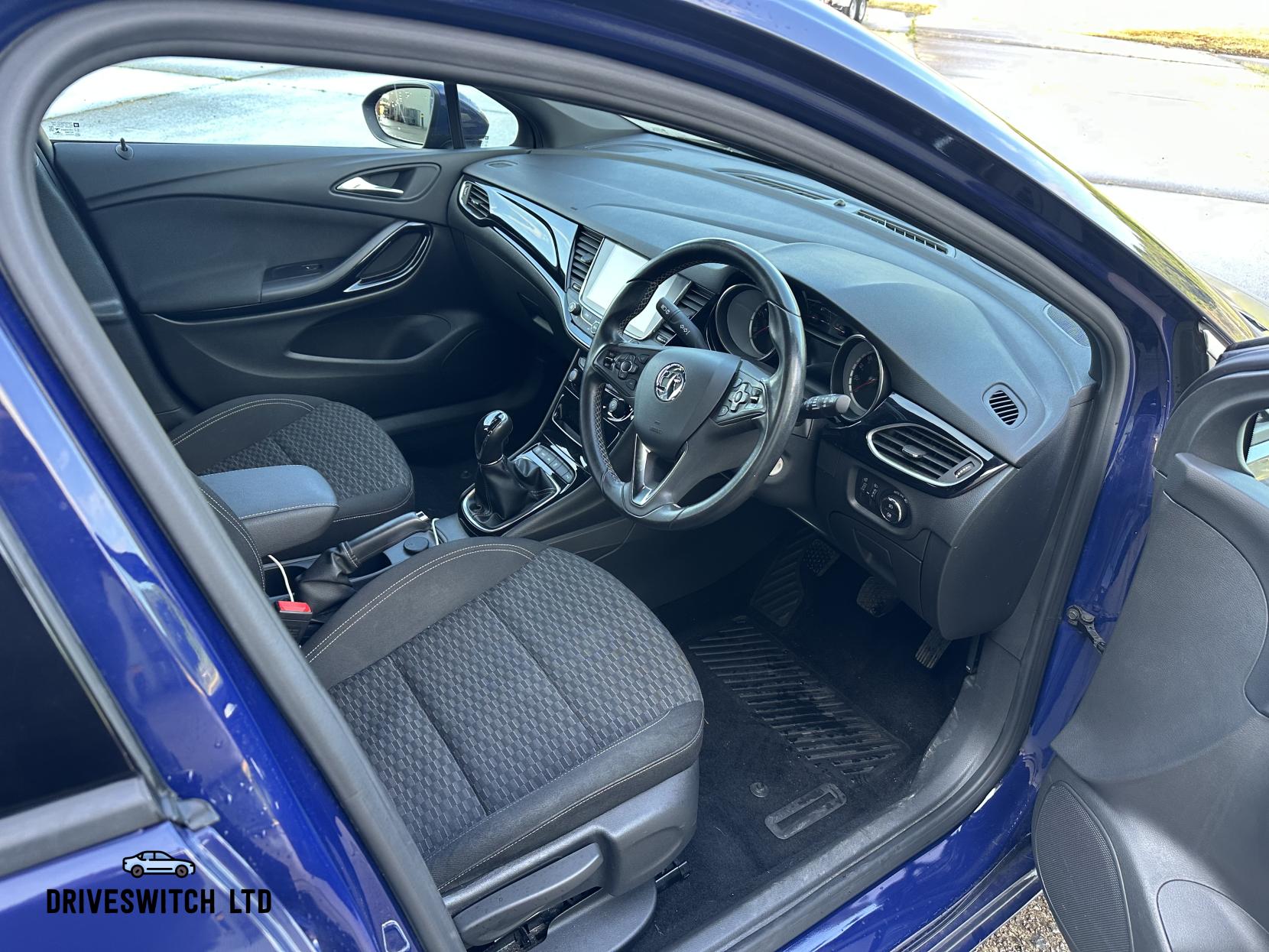 Vauxhall Astra 1.6 CDTi BlueInjection SRi Nav Hatchback 5dr Diesel Manual Euro 6 (s/s) (136 ps)