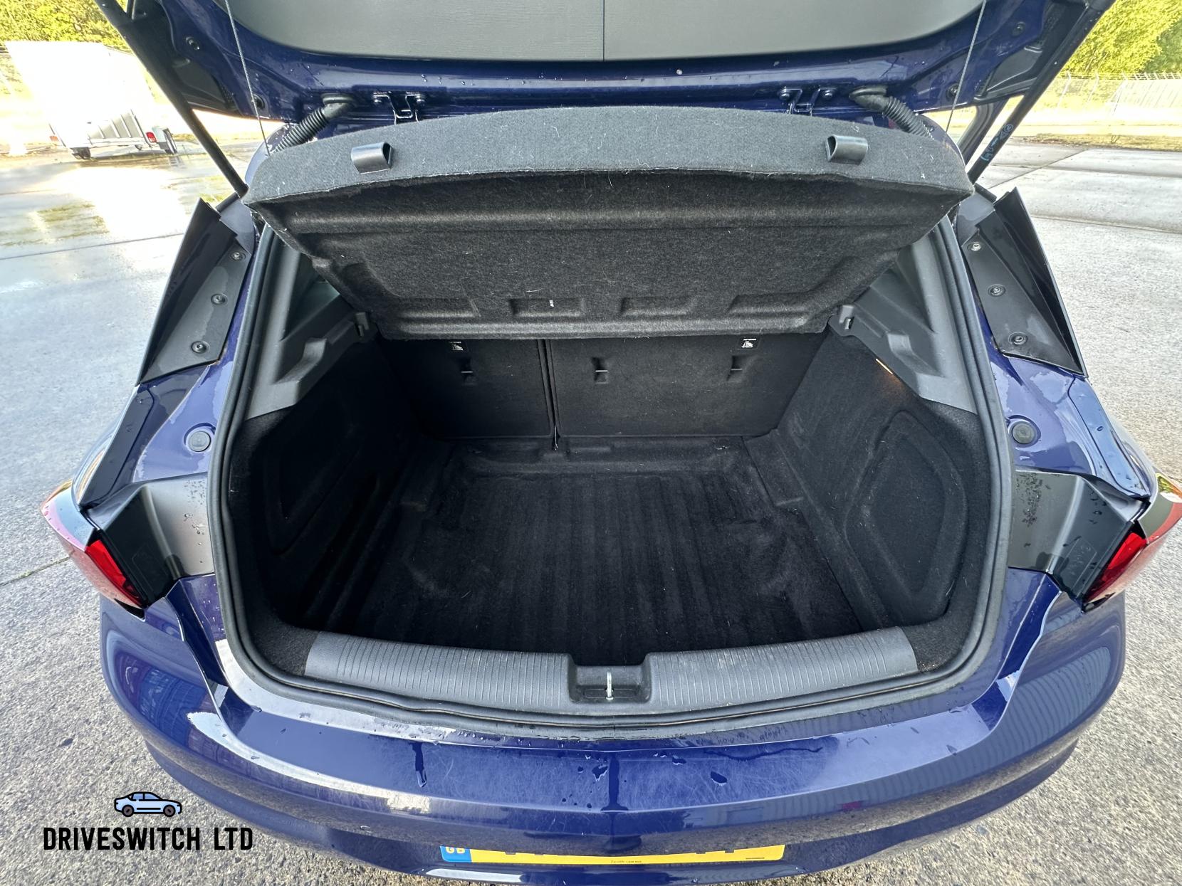 Vauxhall Astra 1.6 CDTi BlueInjection SRi Nav Hatchback 5dr Diesel Manual Euro 6 (s/s) (136 ps)
