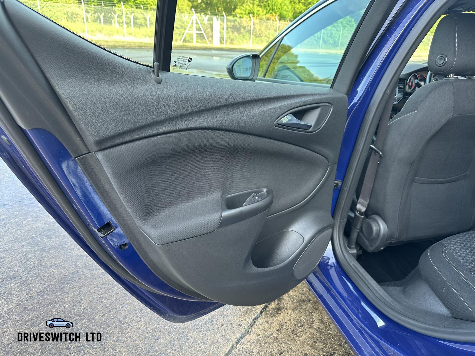 Vauxhall Astra 1.6 CDTi BlueInjection SRi Nav Hatchback 5dr Diesel Manual Euro 6 (s/s) (136 ps)