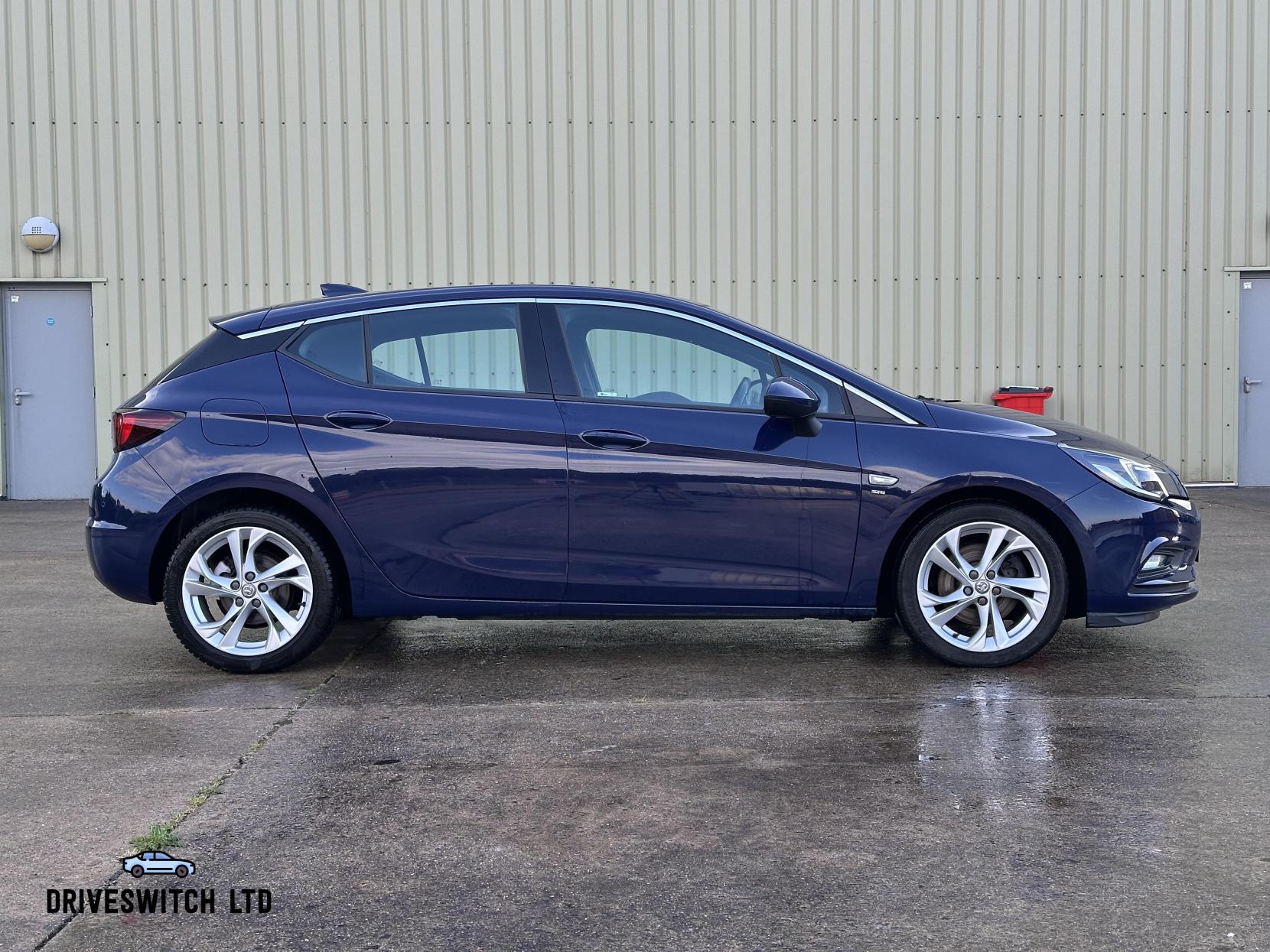 Vauxhall Astra 1.6 CDTi BlueInjection SRi Nav Hatchback 5dr Diesel Manual Euro 6 (s/s) (136 ps)