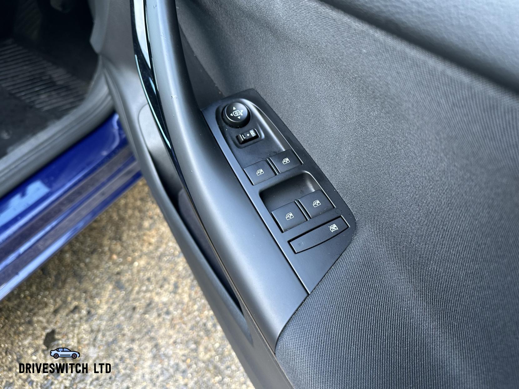 Vauxhall Astra 1.6 CDTi BlueInjection SRi Nav Hatchback 5dr Diesel Manual Euro 6 (s/s) (136 ps)