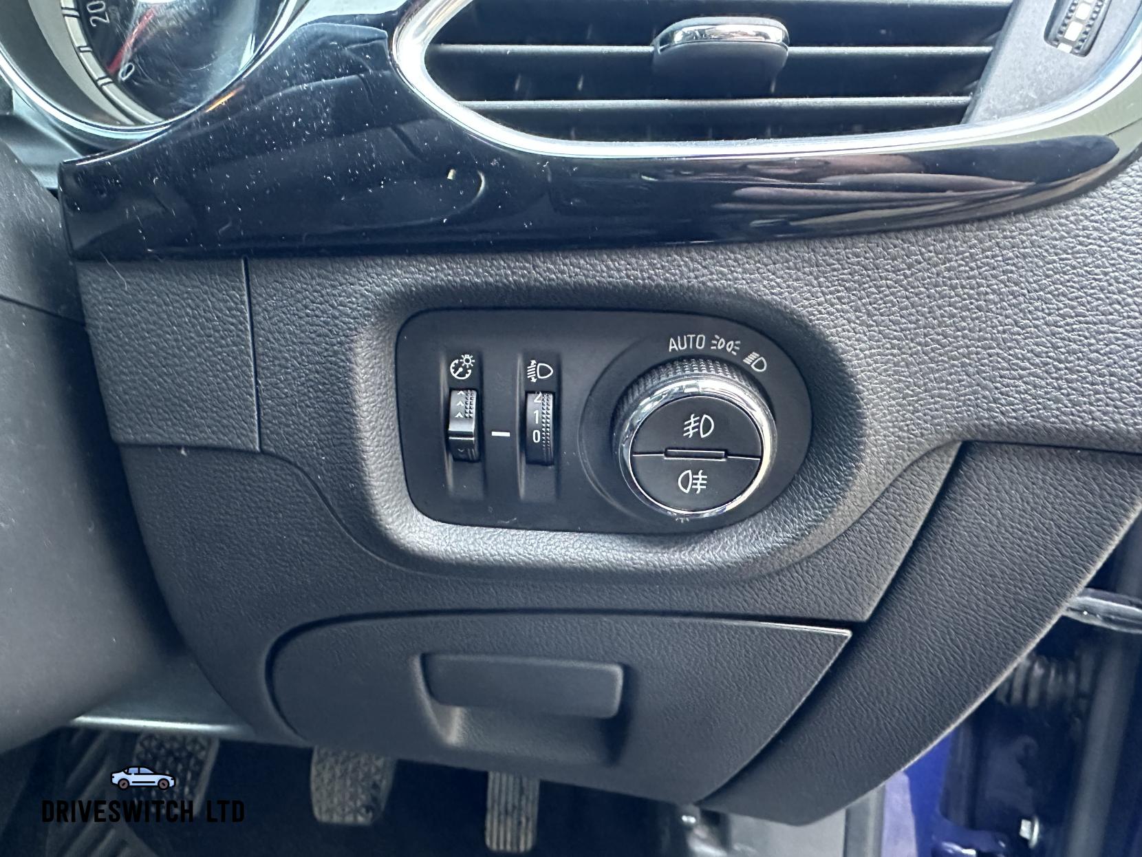 Vauxhall Astra 1.6 CDTi BlueInjection SRi Nav Hatchback 5dr Diesel Manual Euro 6 (s/s) (136 ps)