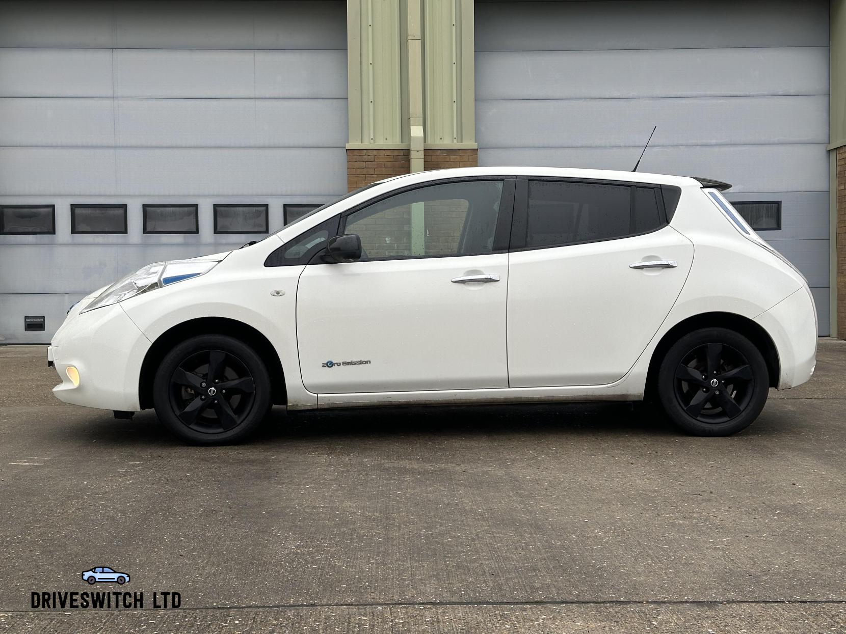 Nissan Leaf 30kWh Black Edition Hatchback 5dr Electric Auto (109 bhp)