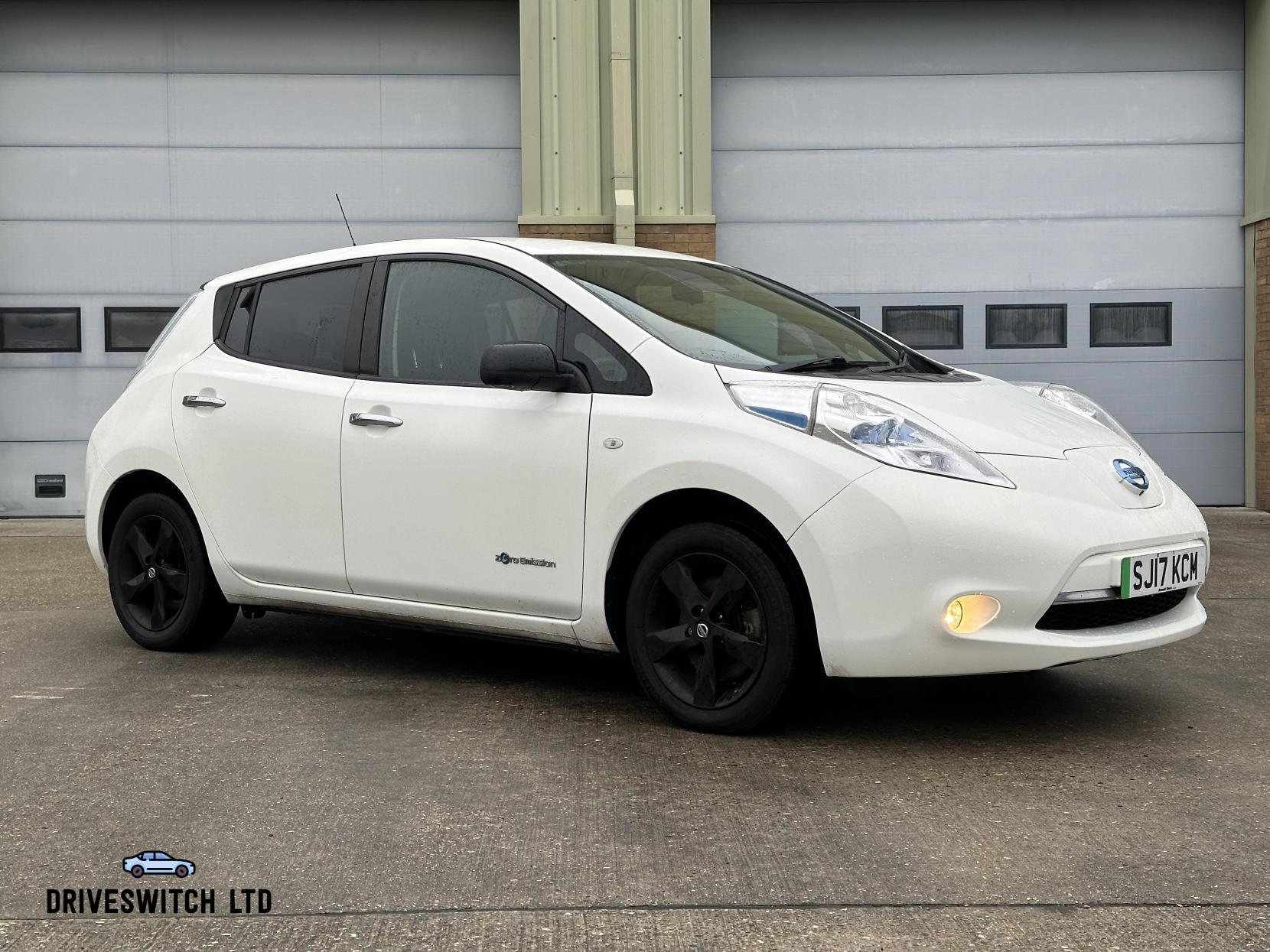 Nissan Leaf 30kWh Black Edition Hatchback 5dr Electric Auto (109 bhp)