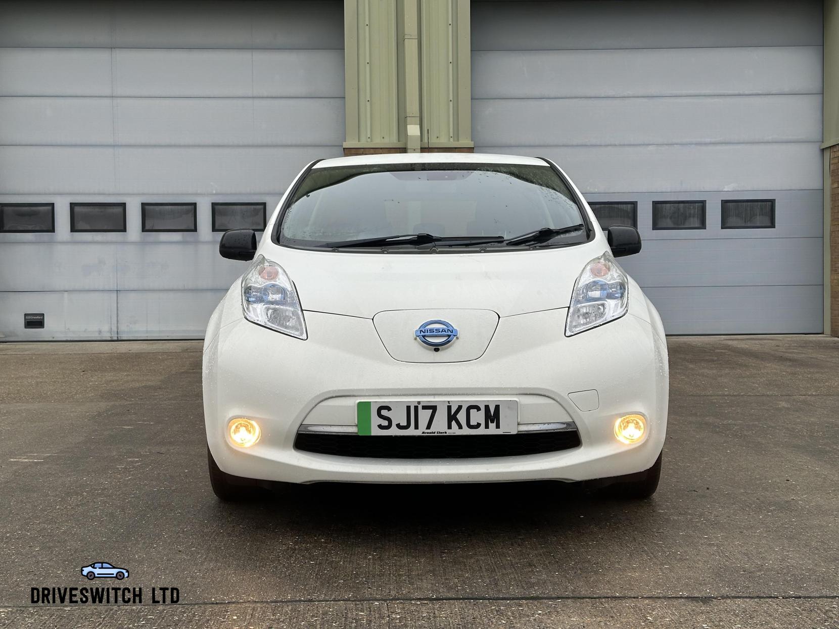 Nissan Leaf 30kWh Black Edition Hatchback 5dr Electric Auto (109 bhp)