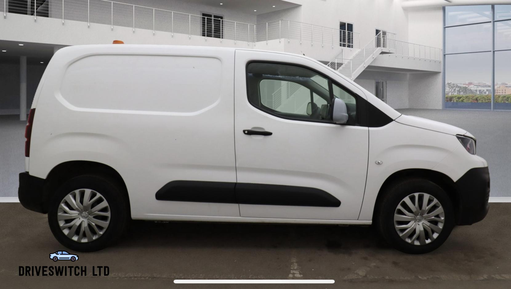 Peugeot Partner 1.5 BlueHDi 1000 Professional Standard Panel Van 5dr Diesel Manual SWB Euro 6 (100 bhp)