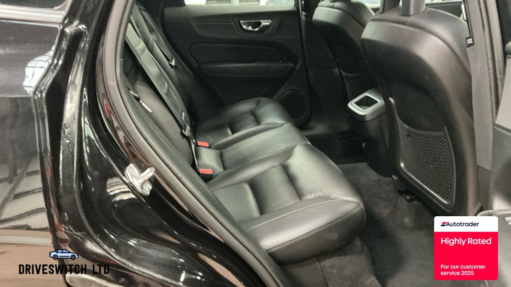 Volvo XC60 2.0 D4 Momentum SUV 5dr Diesel Auto AWD Euro 6 (s/s) (190 ps)